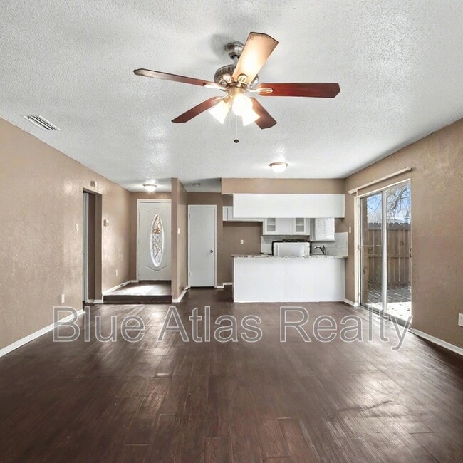 Building Photo - 805 Cherry Hills Dr