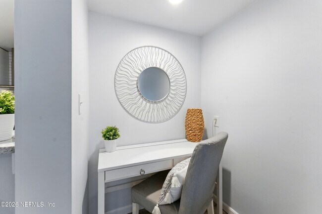 Building Photo - 658 Summer Pl