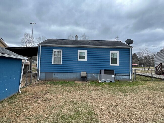 Building Photo - 2029 McClung Ave