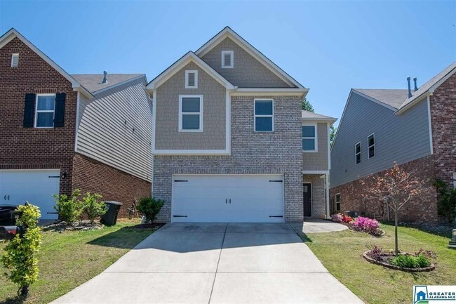 Front of House - 407 W Park Dr