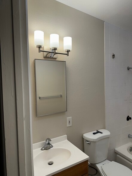 Bathroom - 13177 Nicola Rd