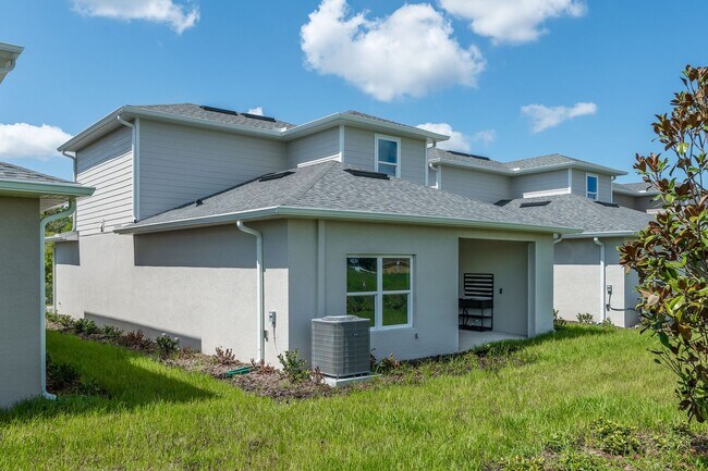 Building Photo - 5341 Vista Lago Dr