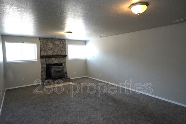 Building Photo - 698 Berwick Dr
