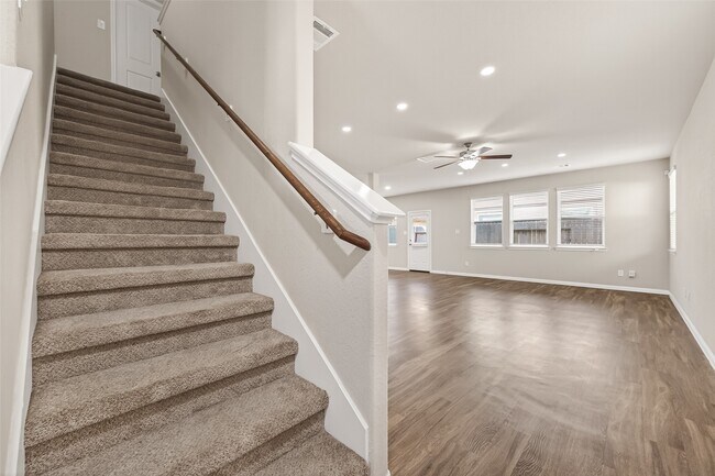 Building Photo - 5739 Manning Crk Trl