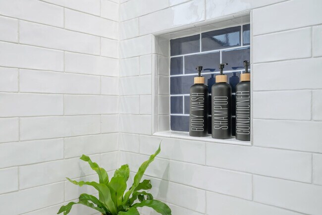 Building Photo - 2453 4th Ave W