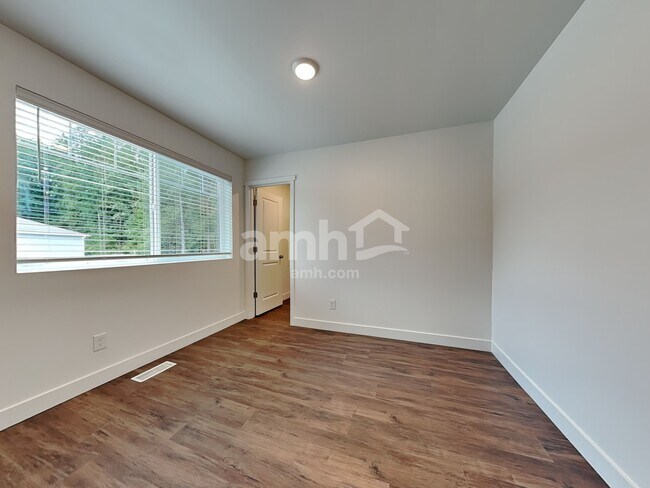 Building Photo - 7929 Selah St SW