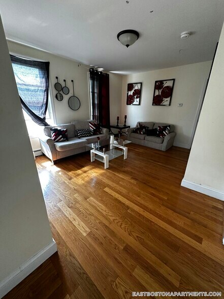 Building Photo - 30 Wordsworth St