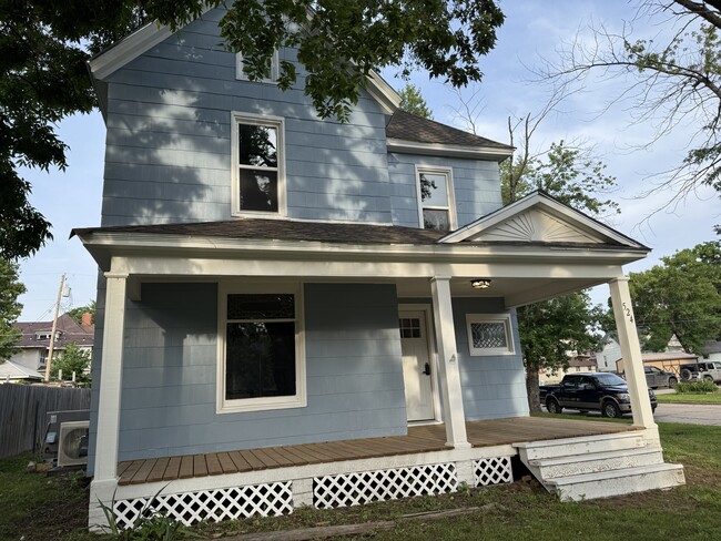 Building Photo - 524 S Evergreen Ave