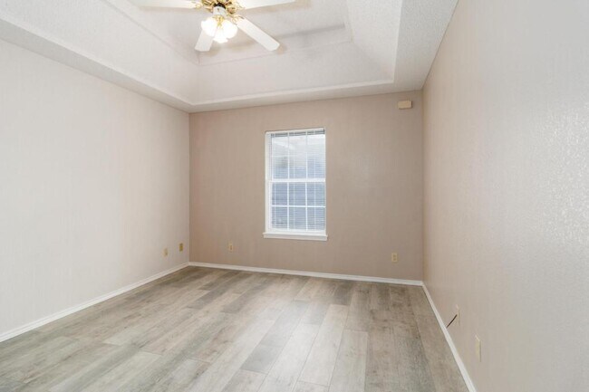 Building Photo - 2807 Montgomery Dr