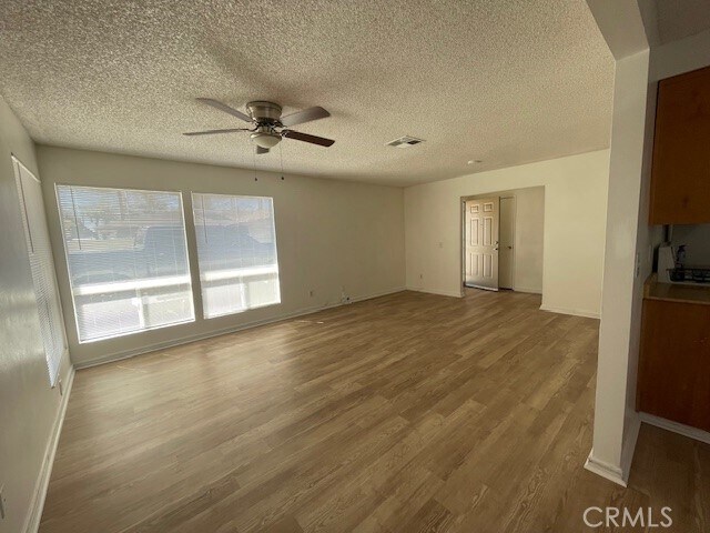 Building Photo - 876 W Whittier Ave