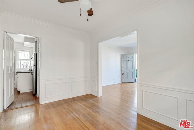 Building Photo - 142 N Hamilton Dr