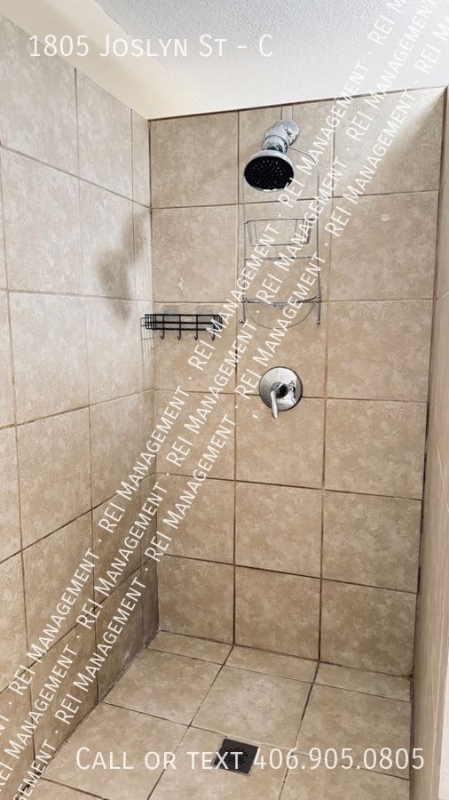 Building Photo - 1805 Joslyn St