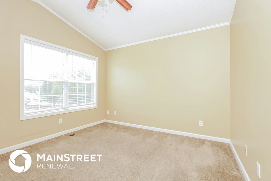 Building Photo - 701 Comanche Ct