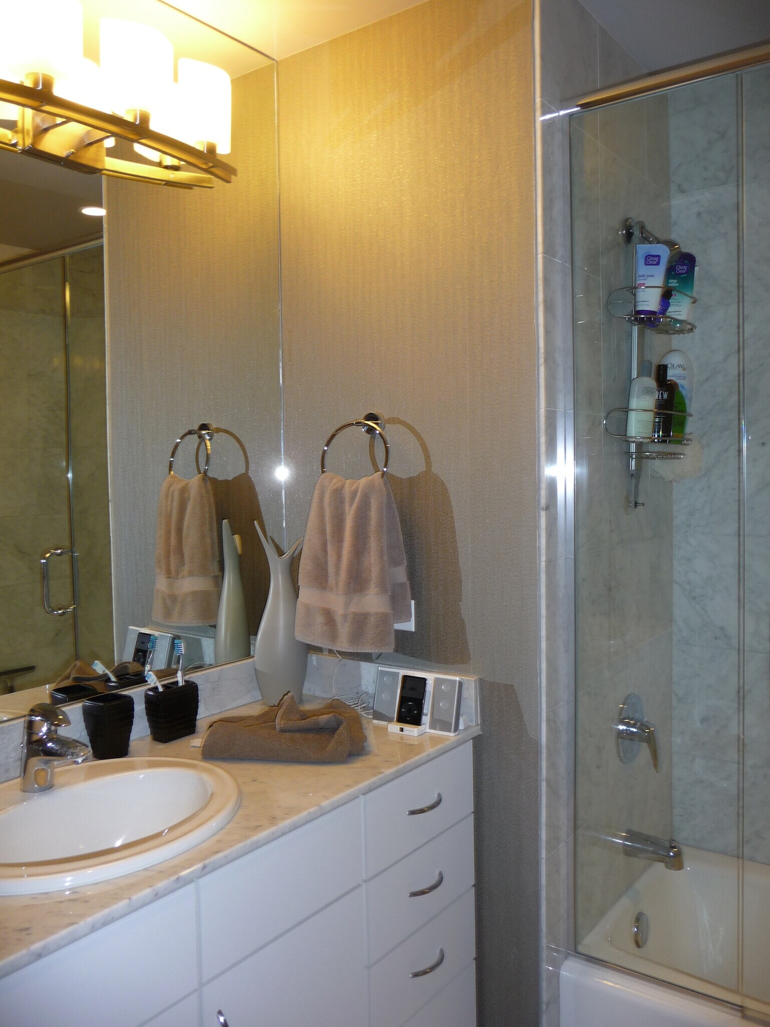 Bathroom 1 - 860 W Blackhawk St