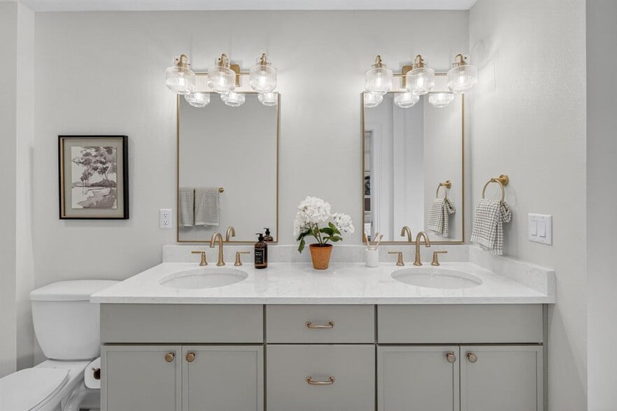 Building Photo - 933 Prime St