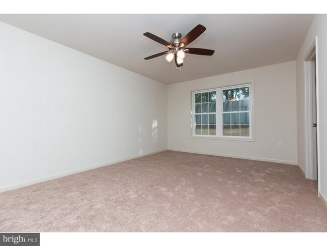 Building Photo - 233 W Woodview Rd