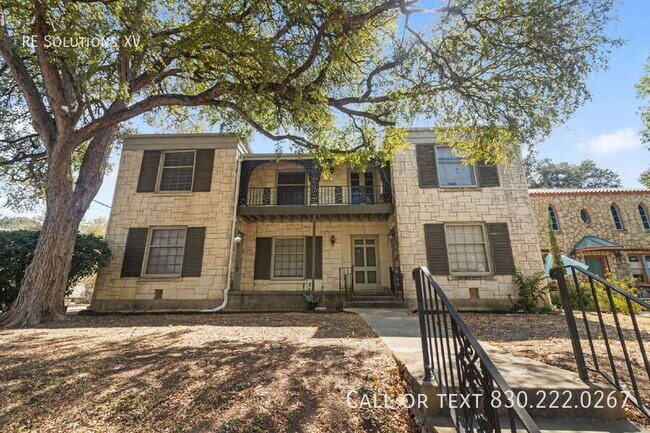 Primary Photo - 336 E Lullwood Ave