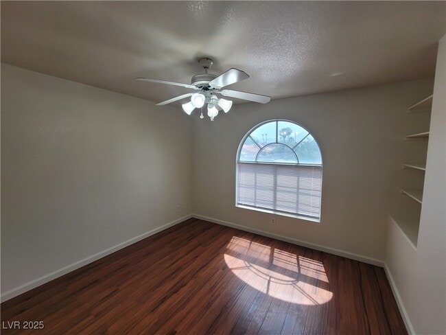 Building Photo - 3125 N Buffalo Dr