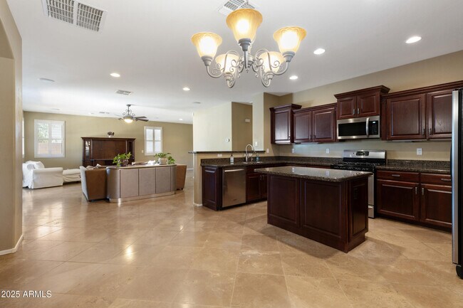 Building Photo - 2992 E Ravenswood Dr