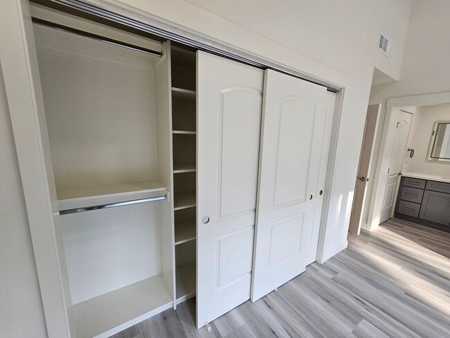 Building Photo - Gorgeous PRIVATE GATED COMMUNITY 3 Bed/2.5 Bath Townhome in Terrace Hills - San Jose