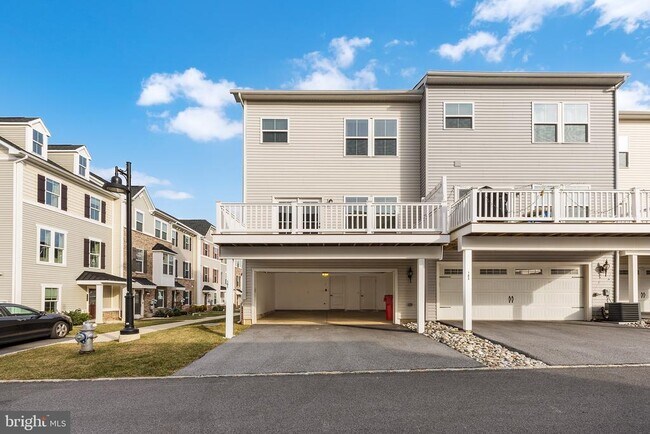 Building Photo - 101 Dallett Ln