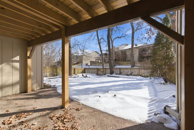 Building Photo - 3460 E Catalpa St