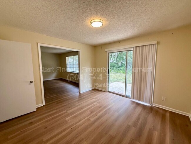 Building Photo - 5907 Gumwood Dr