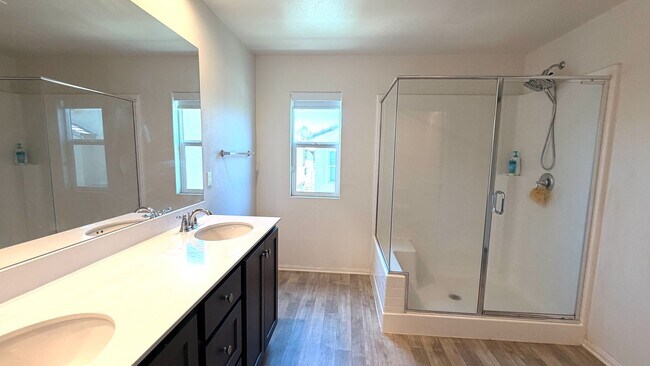 Building Photo - Modern Townhouse in Fairview Community of Bonsall