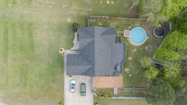 Building Photo - 220 Dolphin Dr