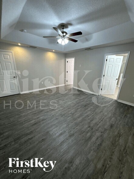 Building Photo - 839 Mendoza Dr