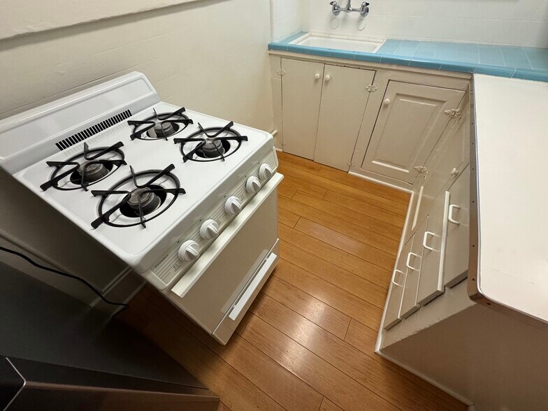 Building Photo - 40 Brooks Ave