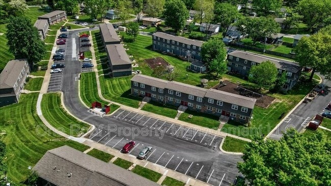 Building Photo - 701 Linwood Dr