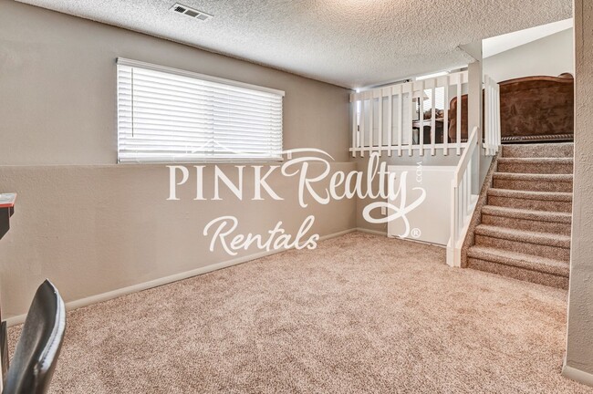 Building Photo - Cozy 3-Bedroom Home in Sunrise Ridge!