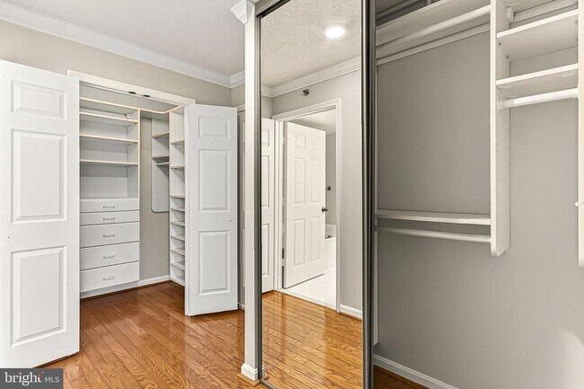 Building Photo - 2151 Jamieson Ave