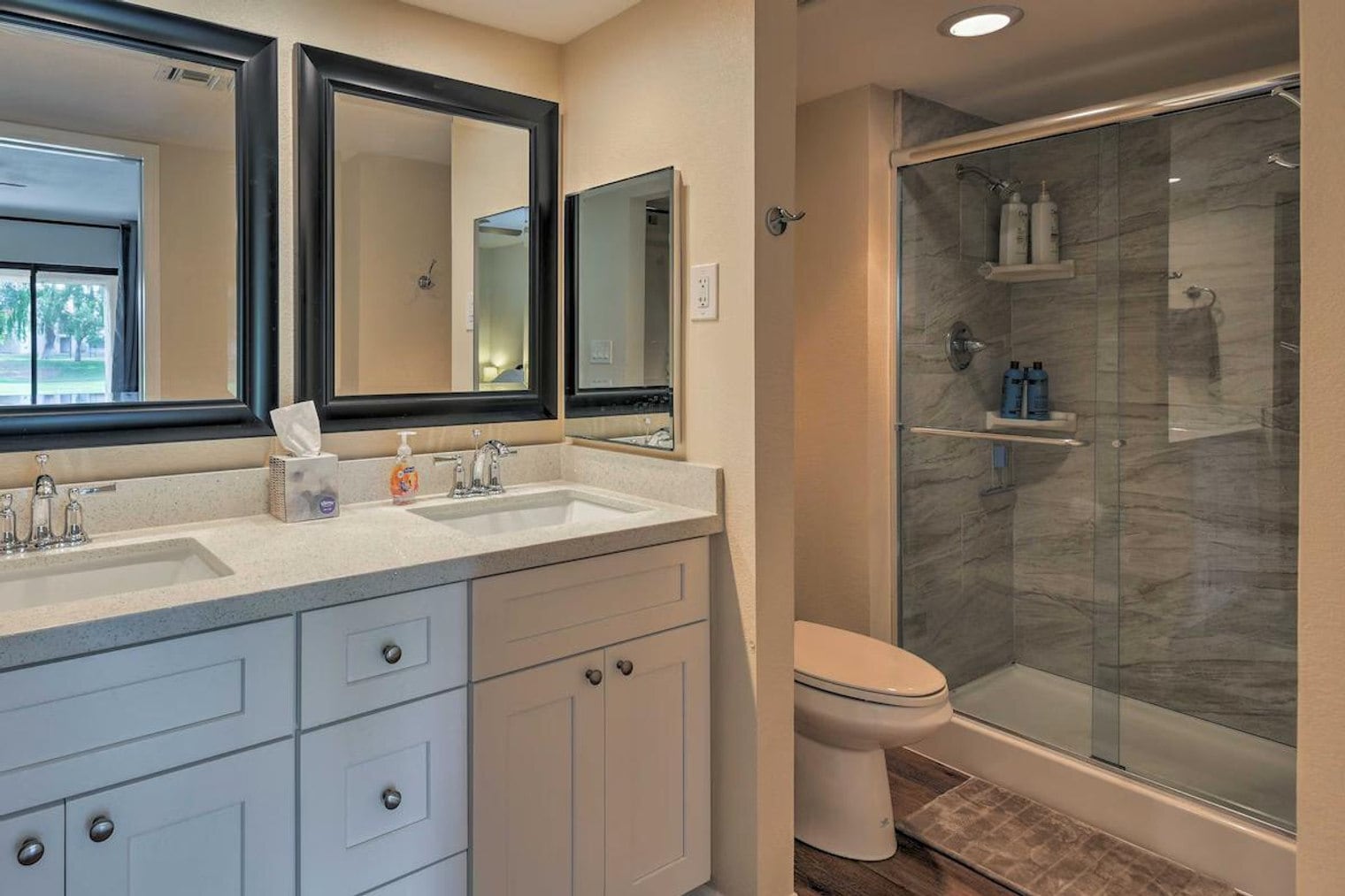 Building Photo - 9270 E Mission Ln