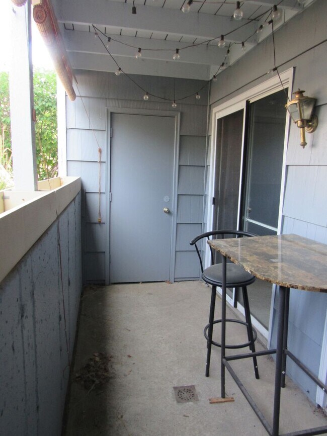 Building Photo - Cozy Garden Level Condo in Boulder