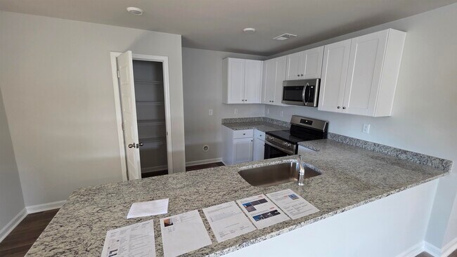 Building Photo - 137 Indigo Pl