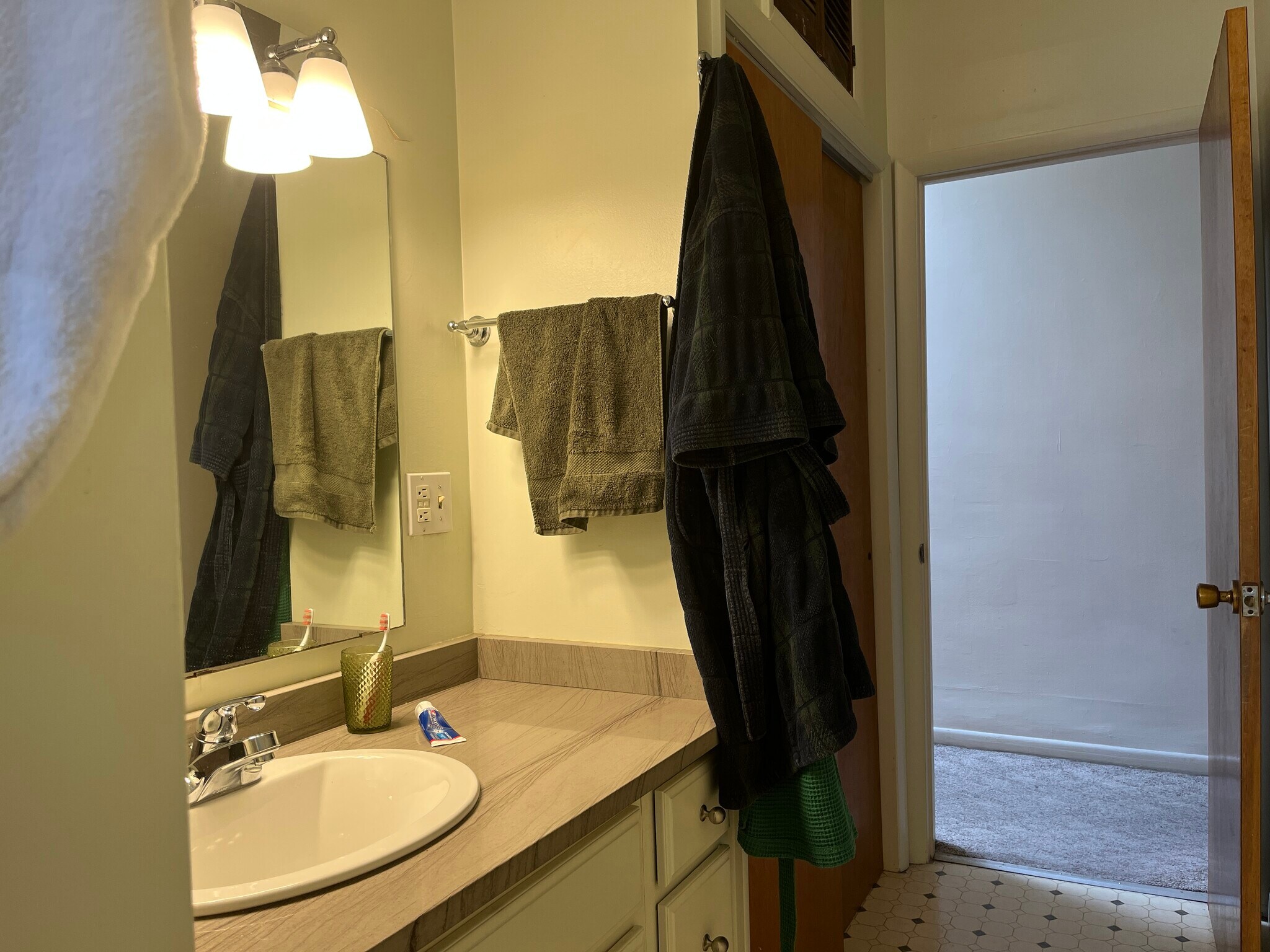 Bathroom - 2001 Green St