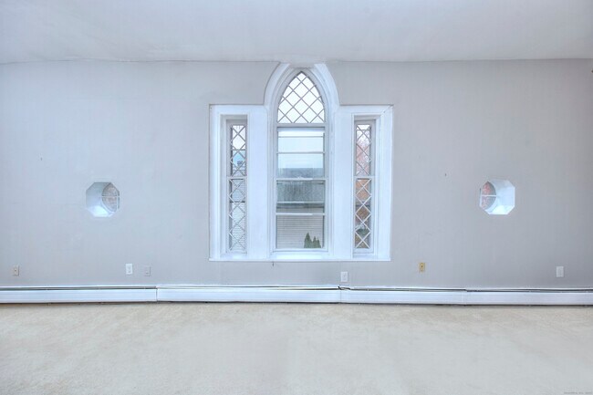 Building Photo - 300 Soundview Ave