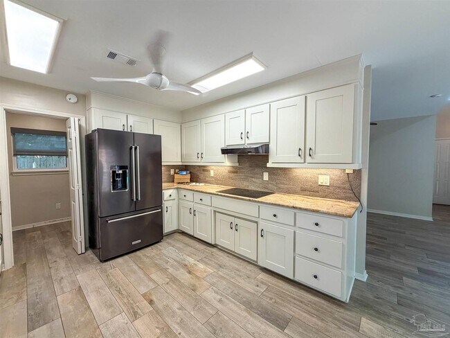 Building Photo - 7707 Beechwood Dr