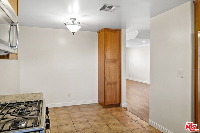 Building Photo - 1050 N Edinburgh Ave