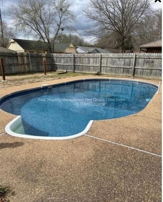 Building Photo - 8801 Meandering Way