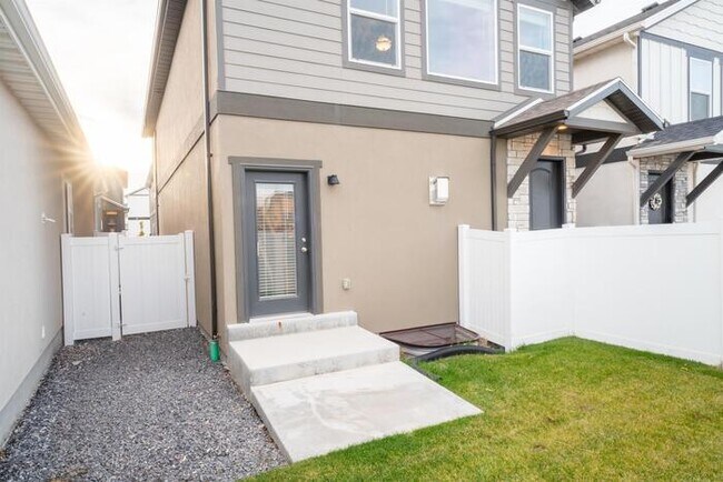 Building Photo - 8676 N Shadow Creek Alley