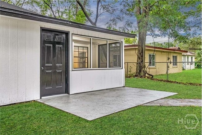 Building Photo - 2405 New York Ave