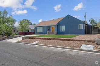 Building Photo - 1324 Francis Ave