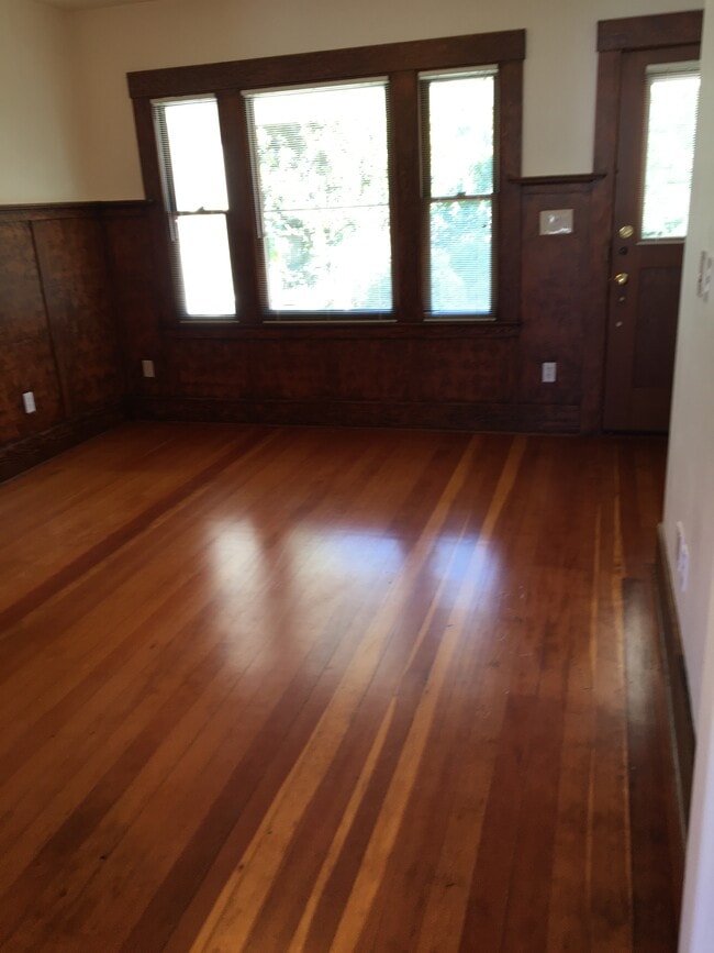 Building Photo - 514-512 Brinkerhoff Ave