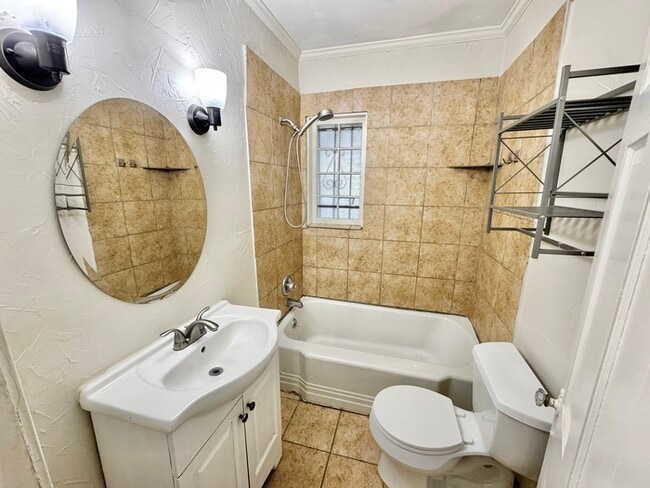 Building Photo - 163 S Fenwick Rd