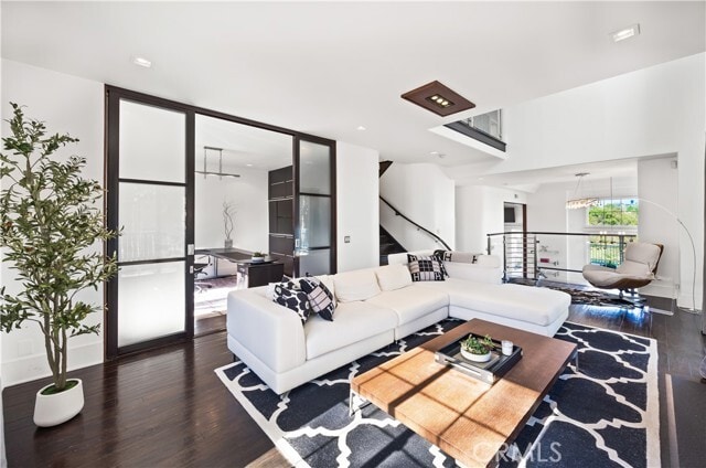 Building Photo - 4 Chandon