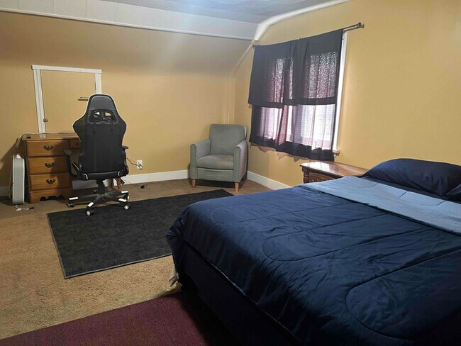 Building Photo - 315 Fetzner Rd