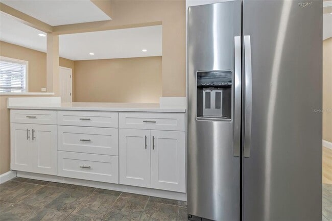 Building Photo - 4622 W El Prado Blvd